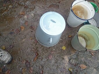 Smalt.nadoby.vesiaky - 3