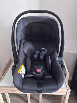 Predám autosedačku-vajce Britax Römer Baby-Safe Core - 3