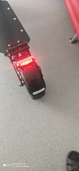 Predám monštrum elektrokolobežku na 13"kolesách - 3