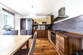 ĽUDOVÍTA FULLU - 3 IZBOVÝ BYT PO REKONŠTRUKCII S PANORAMATIC - 3