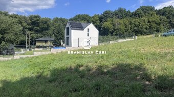 POZEMOK V MYSLAVE SO STAVEBNÝM POVOLENÍM - 3