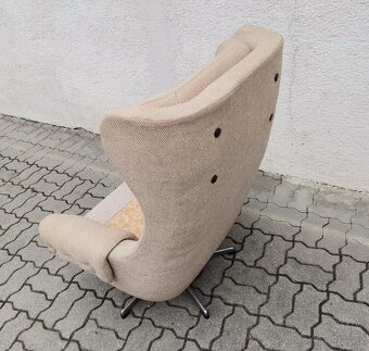 Velke retro otocne kreslo usiak Up Zavody - 3