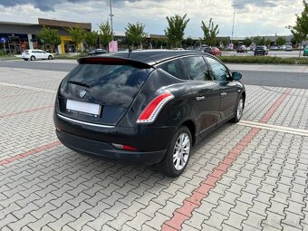 Lancia Delta 2.0 JTD 121kw 6 rychl 1. maj v ČR - 3