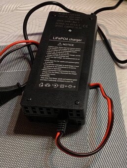 Nabijačka na Batérie LiFePO4 - 3