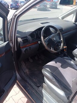 Predám Seat Alhambra 1.9tdi - 3