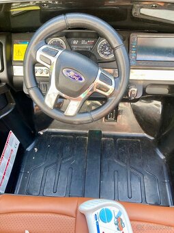 Detské elektrické autíčko Ford Super Duty 24V - 3