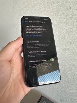 Apple iPhone XS - 3