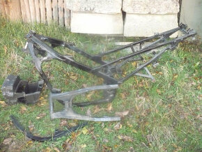 Kawasaki GPZ 500 /20 kW/ r. 95 díly - 3