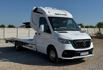 Mercedes-Benz Sprinter odťahový špeciál so spaním - 3