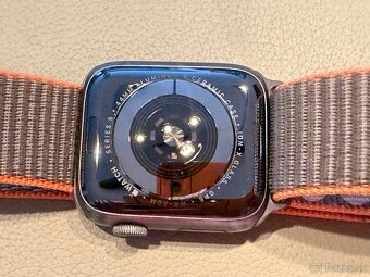 Apple Watch Series 5 - 44mm - 3