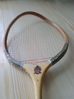 Krivá badmintonová raketa pre recesistov - 3