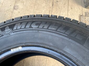 215/75R16C 113/111R Michelin Agilis - 3
