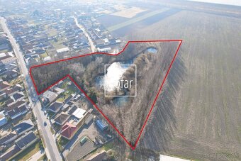 Rozľahlý pozemok s jazerom (27.628m2) na rekreačnú výstavbu - 3