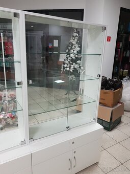 Sklenené vitríny do obchodu - 3