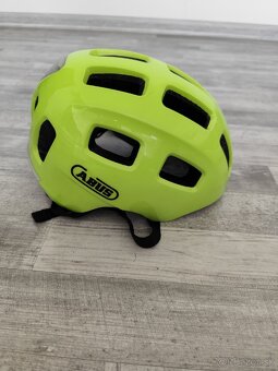 Svietiaca cyklistická prilba - 3