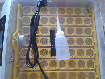 Plnefunkčaná liahareň na 56 vajec - 3