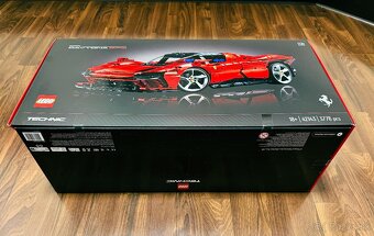 Lego Technic 42143 / Ferrari Daytona SP3 - 3