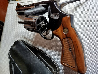 revolver Taurus 357 mag. - 3