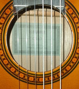 predam klasicku 3/4 gitaru Yamaha CS40 - 3