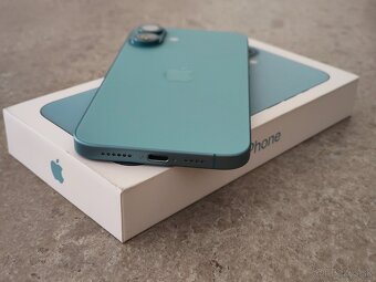 Apple iPhone 16 Plus 128GB - 3