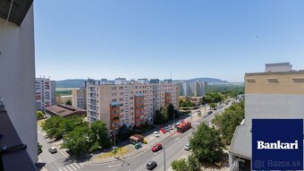 Garáž, 4 izby, 2 loggie a to všetko v samom srdci Dlhých Die - 3
