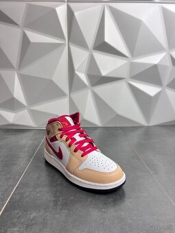 Nike Air Jordan 1 Mid Light Curry Cardinal - 3