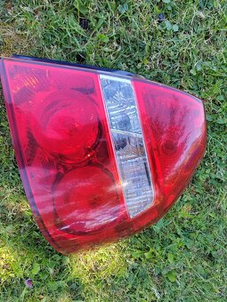 Chevrolet Aveo sedan zadné svetlá - 3