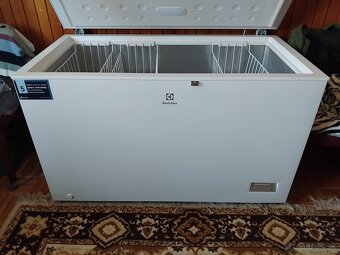 Truhlicova mraznička electrolux - 3