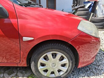 Predam spolujazdcov blatník na Renault Thália 1.2 55kw 2011 - 3