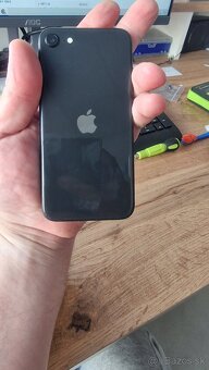 iphone se2020 64 gb čierny - 3