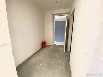 NA PREDAJ 3-izbový byt s parkovaním a pozemkom- Lipt. Hrádok - 3