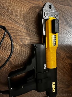 REMS POWERPRESS + čelisti V 15 18 22 28 35 - 3