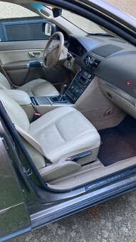 Predám Volvo XC90 D5 Momentum - 3