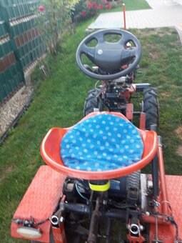 Predám malotraktor dom.výroby,6 ročný, motor 4-takt,210cm3 - 3