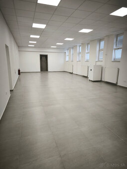 Administratívne priestory,kancelárie - 3