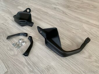 Kryty páčiek na BMW - 3