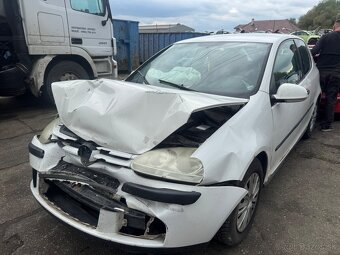VW GOLF 5 na náhradné diely ND - 3