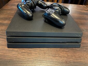 Playstation 4 pro - 3