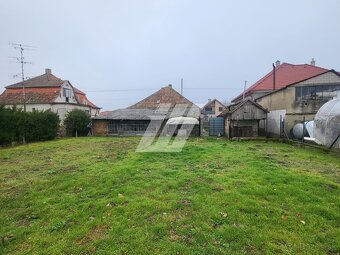 Na predaj: starší rodinný dom v obci Nesvady - 3
