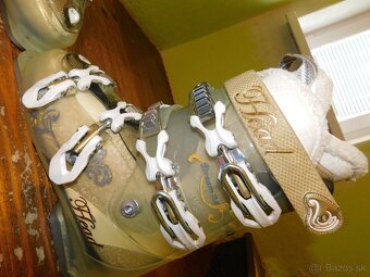 Head č-42 woman Dream - 3