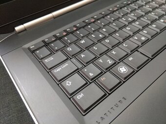 predám Dell Latitude E5420 ,Intel® Core™i5 ,8gb ram , ssd - 3