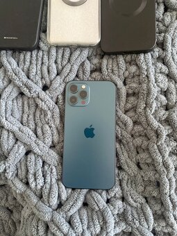 iPhone 12 Pro Max - 128 gb. - 3