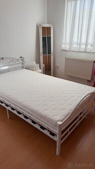 biela posteľ s lamelovým roštom - 3