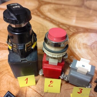 Auto súčiastky-prepinač smeroviek+roôz.vypinače - 3