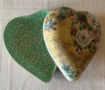 Nová darčeková krabička v tvare srdca (12 cm) - 3