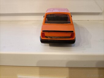 Skoda 120 oranzova kdn - 3