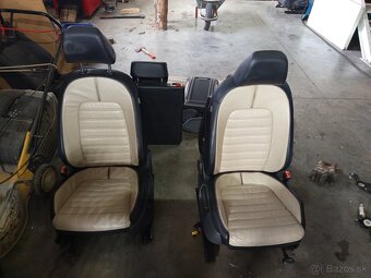 Predám sedačky VW Passat CC - 3