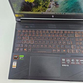 Acer Nitro V 16 - Ryzen 7 8845HS / 16GB / GeForce RTX 4060 - 3