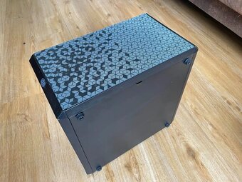 Kompletný PC setup – 2 monitory + počítač + príslušenstvo - 3