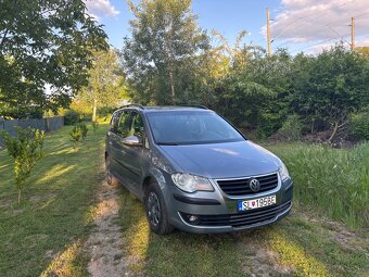 Volkswagen Touran 1.9 TDI, 7 Miestny, 2010 - 3